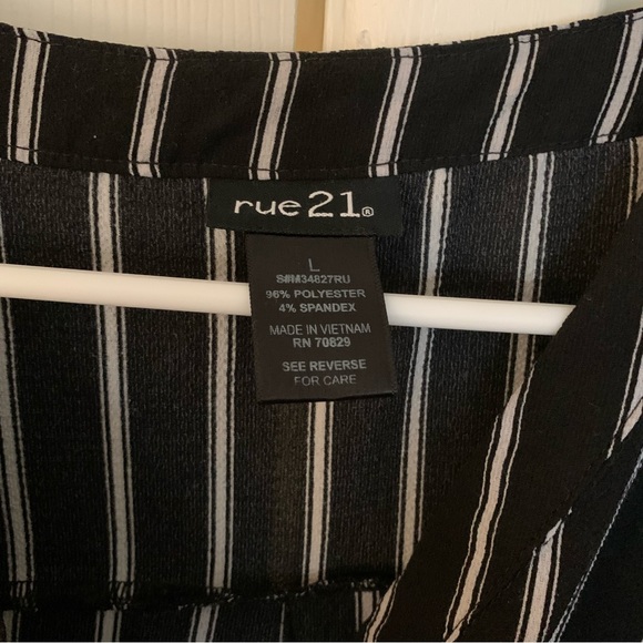 Striped Blouse - Picture 2 of 3